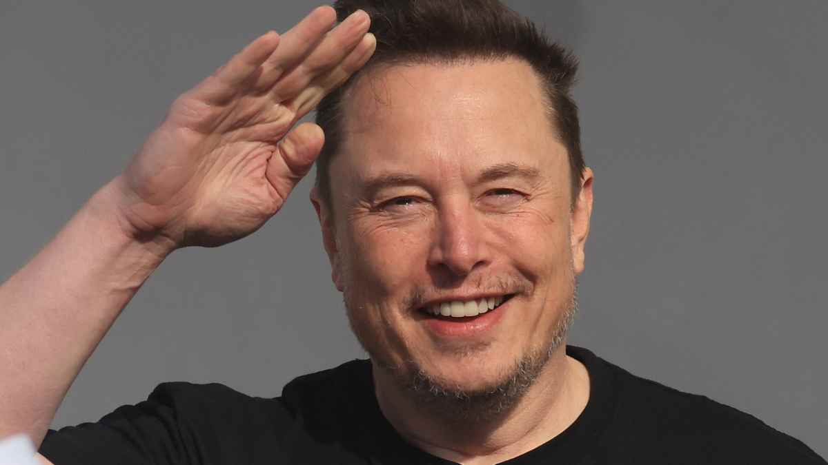 Elon Musk is looking for workers for Tesla