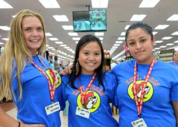 Employees needed to work at Buc-ee's: Wages at $30 per hour and plenty of time off.