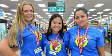 Employees needed to work at Buc-ee's: Wages at $30 per hour and plenty of time off.