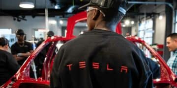 Stable employment and wages above $30 an hour: Tesla seeks staff in Washington