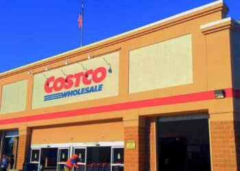 Meet the owner of Costco: the supermarket where not everyone can get to