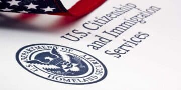 USCIS confirms it: learn about the new advantages for those over 50 who want to become U.S. citizens