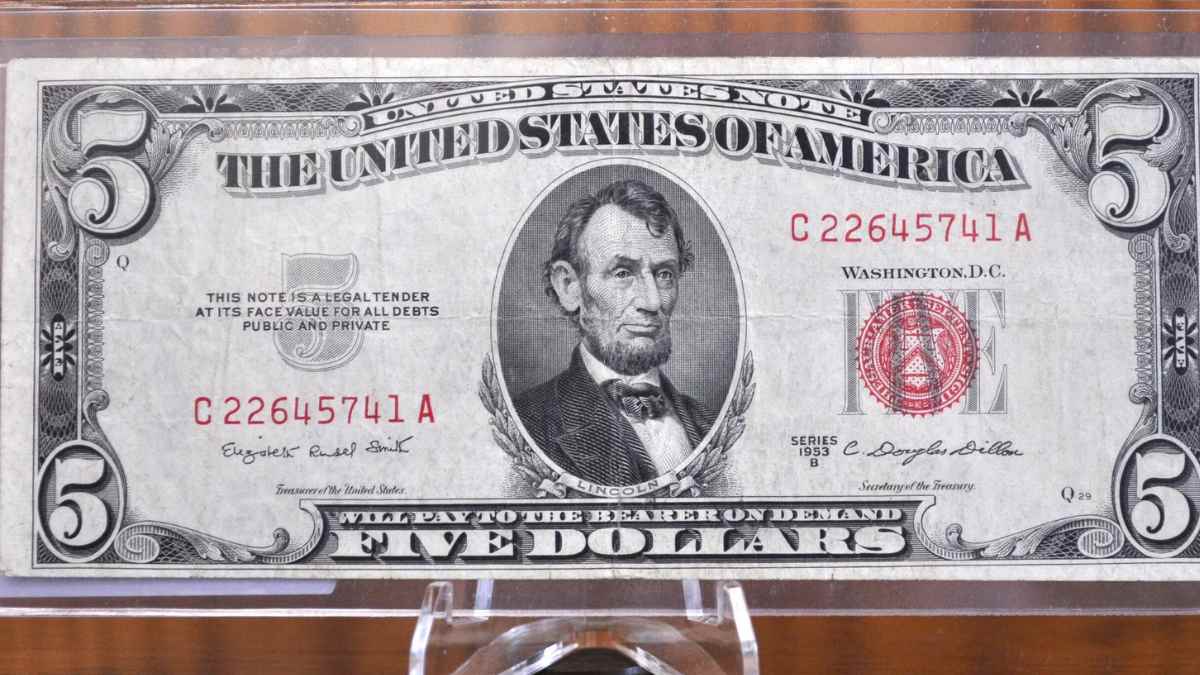 Two-dollar bills with a red seal: historical rarities that can be worth up to $20,000