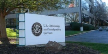 USCIS confirms automatic extension for EADs: these are the people who qualify for this benefit