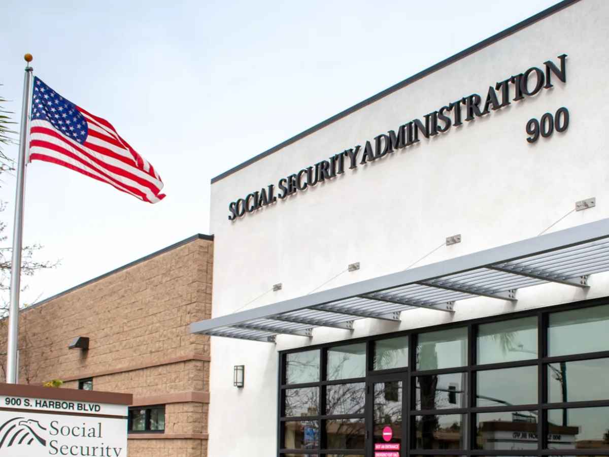 Social Security Administration office with U.S. flag where beneficiaries can resolve suspended monthly payments