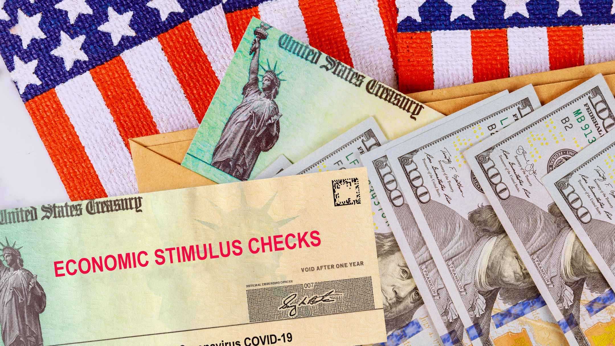 U.S. Treasury stimulus check, Liberty figure, cash envelope and $100 bills—symbolizing 2025 monthly financial aid and state benefits