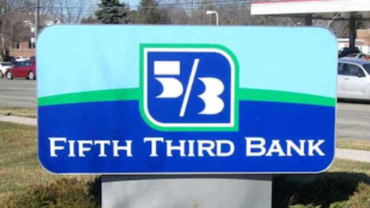 Fifth Third Bank sign outside Fort Mitchell Kroger branch scheduled to close on August 25, impacting local customers.