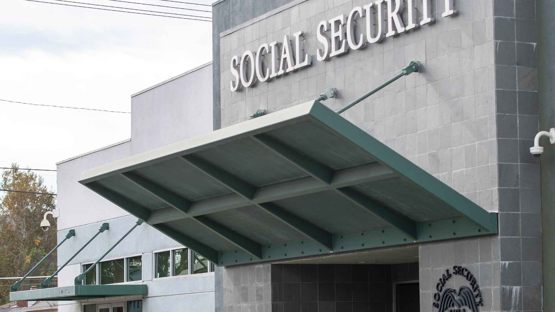 Social Security Administration building—SSDI beneficiaries must switch from paper checks to electronic payments by September 30
