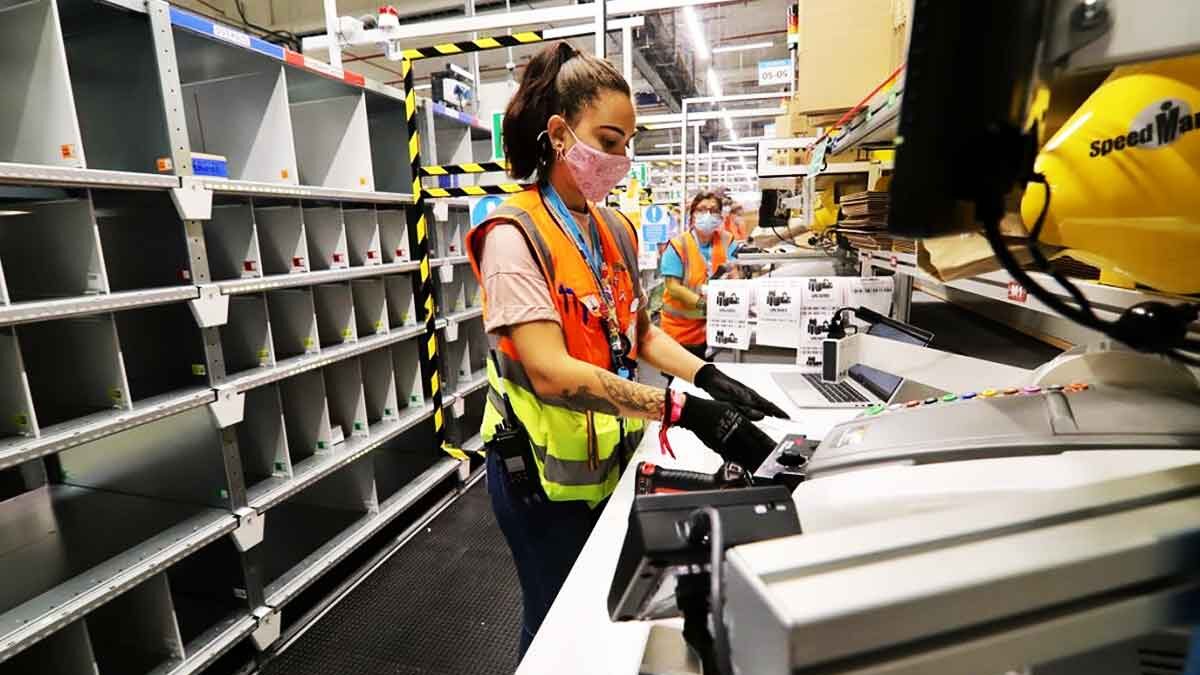 suspender Posibilidades puramente Amazon lanza nuevas ofertas de empleo para trabajar en su Plataforma  Logística