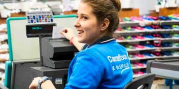 Se necesita personal sin experiencia para trabajar de cajero/a en los supermercados Carrefour