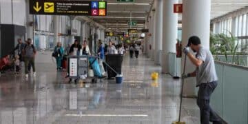 Contratar personas Mahón Menorca trabajar limpieza aeropuerto