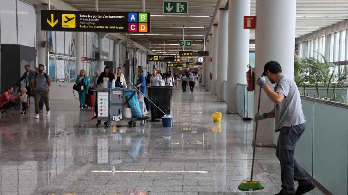 Contratar personas Mahón Menorca trabajar limpieza aeropuerto