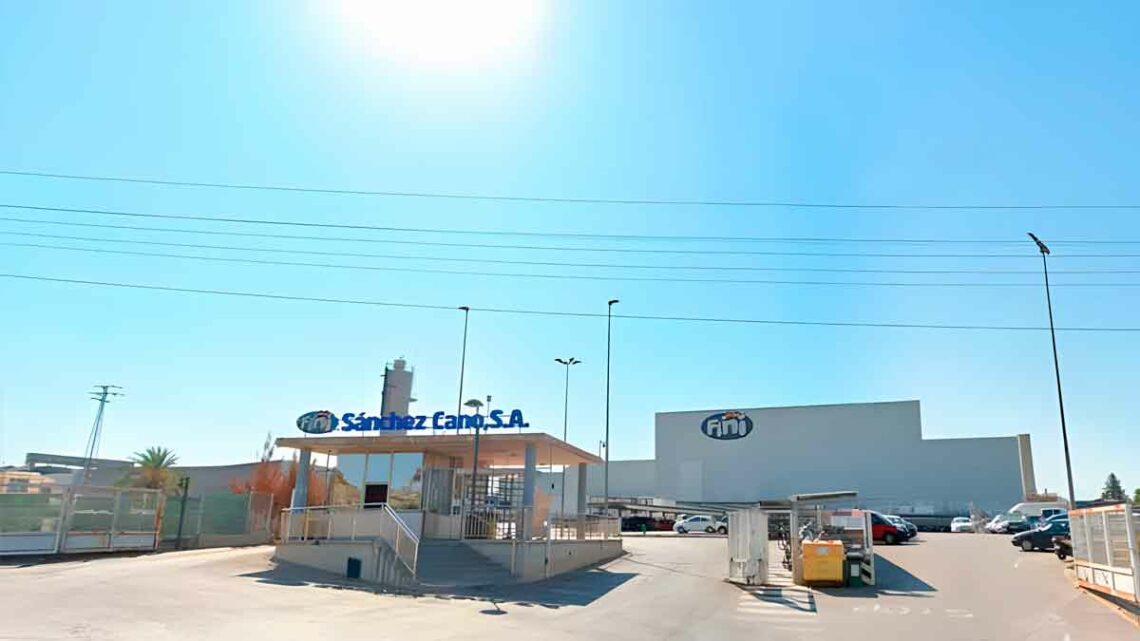 Oferta empleo para trabajar en la fábrica de Fini