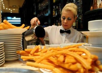 Necesitan camareros trabajar hoteles restaurantes bares cafeterías