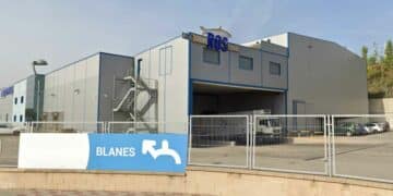 Operarios Blanes Girona trabajar almacén grupo ros