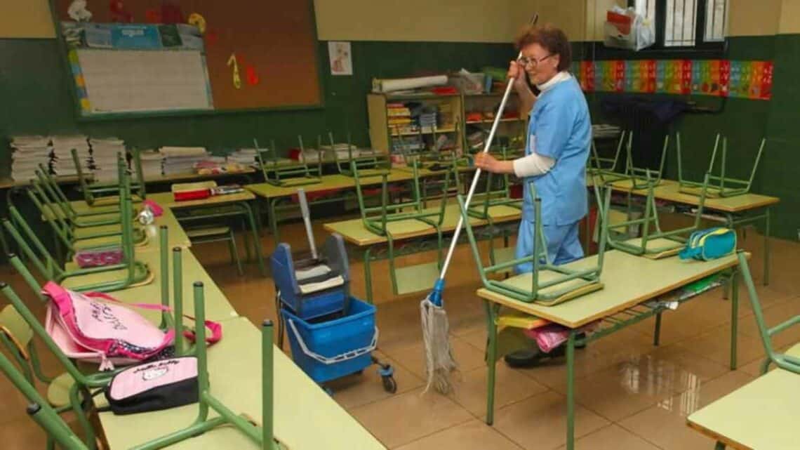 Oferta de empleo para trabajar en la limpieza de colegios