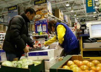 Cadena tiendas Makro busca personal puestos trabajo