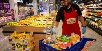 Contratar personal Barcelona trabajar supermercados Keisy