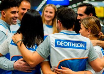 Decathlon lanza 360 puestos de trabajo en tiendas y logística.