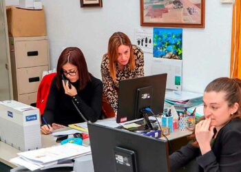 SEPE lanza 1.611 ofertas de empleo para trabajar en el sector administrativo.