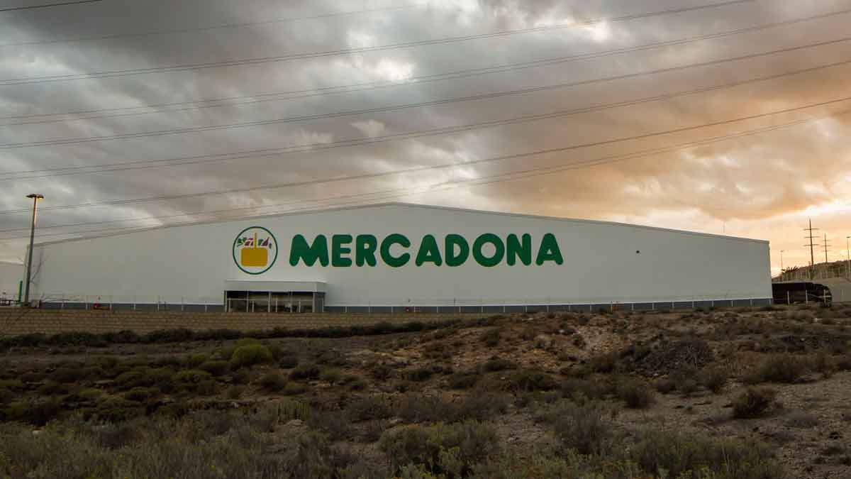 Mercadona lanza una oferta de empleo para trabajar en su centro logístico 3 días a la semana.