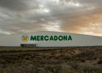 Mercadona lanza una oferta de empleo para trabajar en su centro logístico 3 días a la semana.