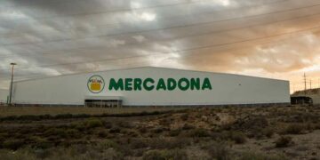 Mercadona lanza una oferta de empleo para trabajar en su centro logístico 3 días a la semana.