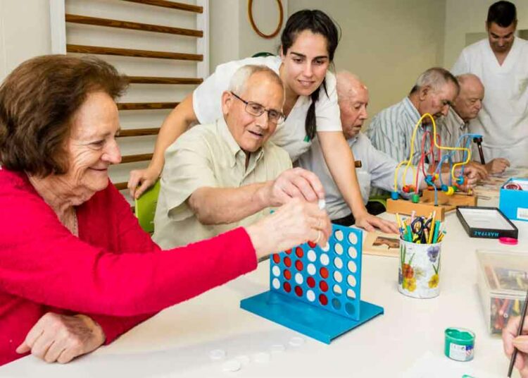 Necesitan personas quieran trabajar residencias mayores cocineros personal limpieza enfermeros gerocultores