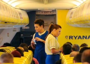 Ryanair trabajar tripulantes cabina agentes pasaje sin experiencia