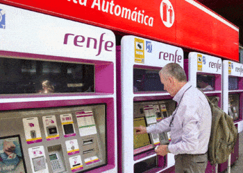 Se necesitan casi 100 personas para trabajar en las estaciones de Renfe