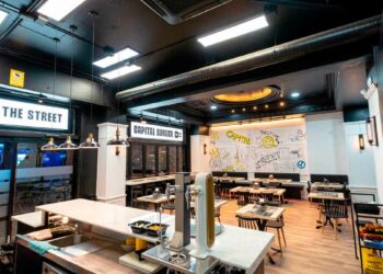 Capital Burger abre nuevo restaurante Granada necesita camareros para trabajar media jornada