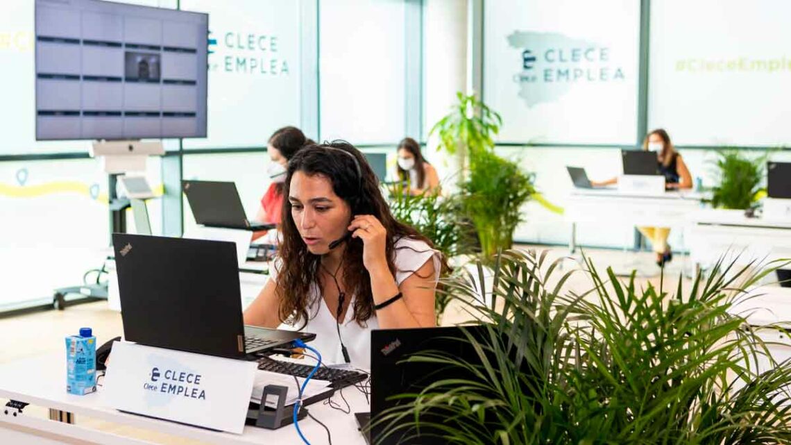 Clece anuncia 349 ofertas de empleo.