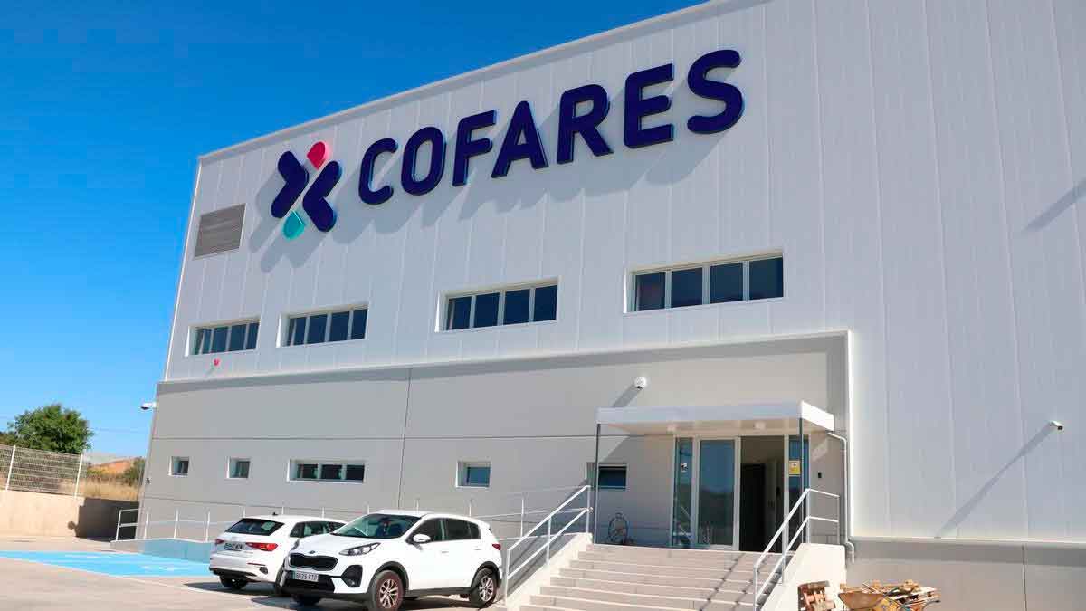 Cofares lanza 33 ofertas de empleo para trabajar en almacenes y centros logísticos.