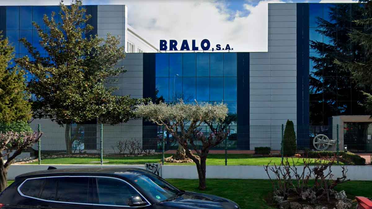 Bralo lanza una oferta de empleo para trabajar en la fábrica de Pinto.