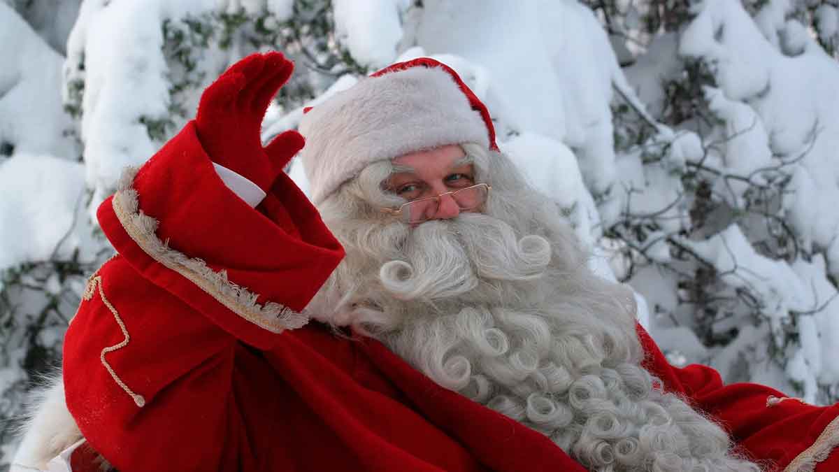 Necesitan más 100 personas para trabajar con Papá Noel Laponia