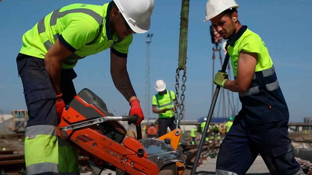 Sacyr ofrece contratos fijos personas quieran trabajar construcción