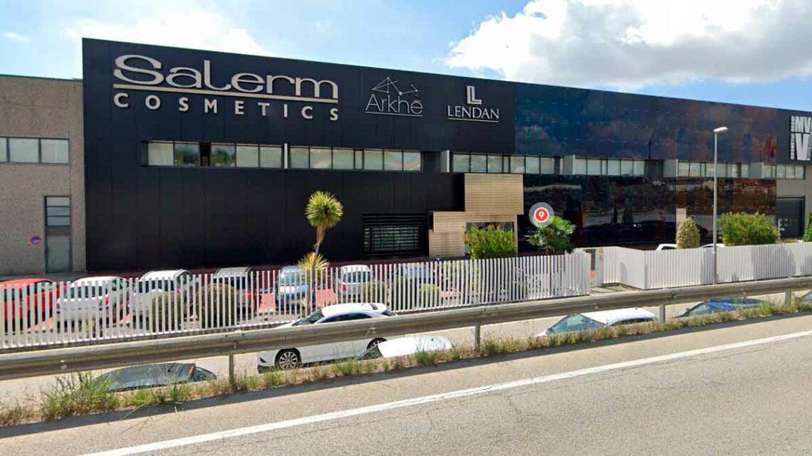 Salerm Cosmetics anuncia una oferta de empleo para trabajar en su fábrica de Lliçà de Vall, Barcelona.