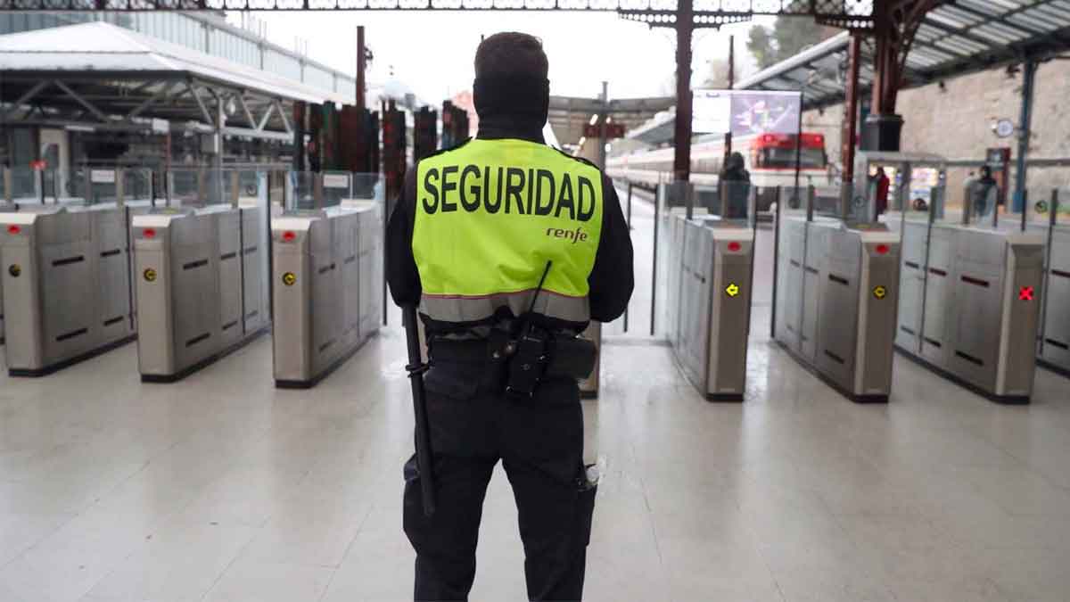 Urge contratar vigilantes seguridad Madrid trabajar Renfe alojamiento incluido oferta