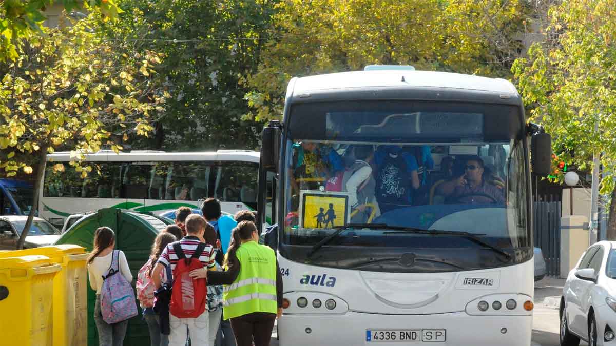 Buscan personas quieran cobrar 360 trabajar 2 horas día como acompañante transporte escolar