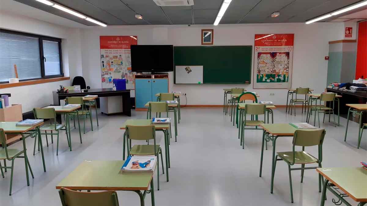 Aula de secundaria en Valencia, convocatoria de plazas de profesores 2025