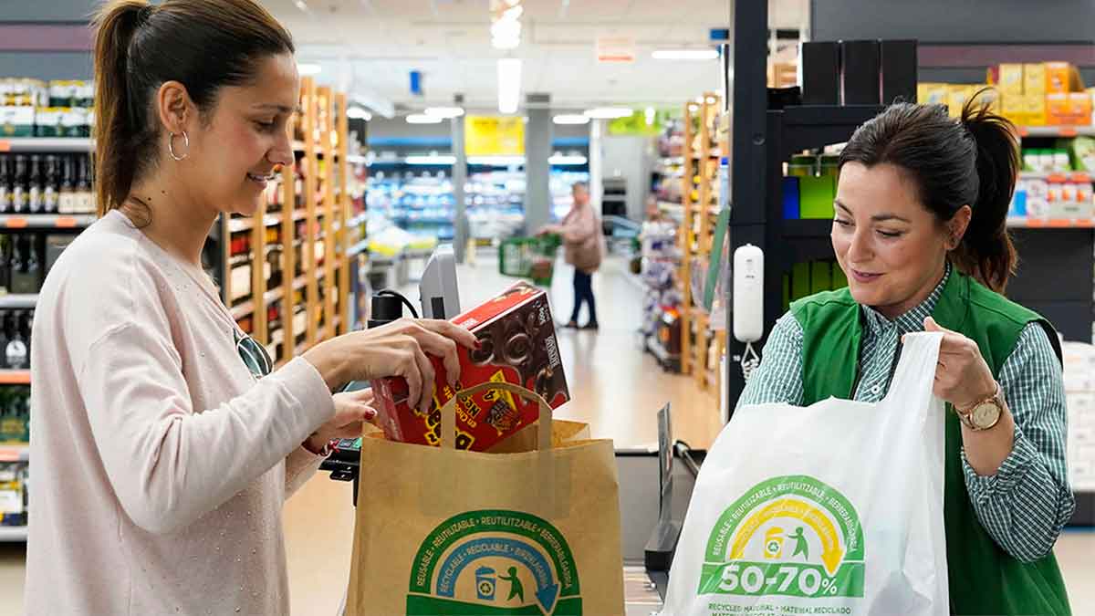 Mercadona busca personas Bajo Llobregat quieran ganar 1140 euros trabajar 20 horas semanales