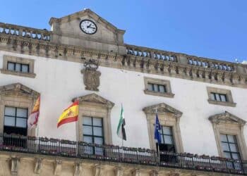 Ayuntamiento de Cáceres. Convocatoria de 10 plazas fijas de trabajados social.