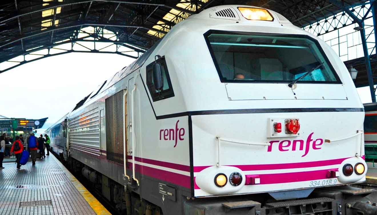 Renfe busca personal solo con ESO para cubrir 218 puestos de trabajo en estaciones de tren: no piden experiencia.