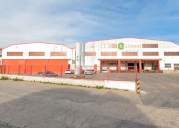 Fachada del Cash & Carry de Covalco en Talavera de la Reina, donde se ofrecen puestos de mozo/a de almacén con incorporación inmediata.