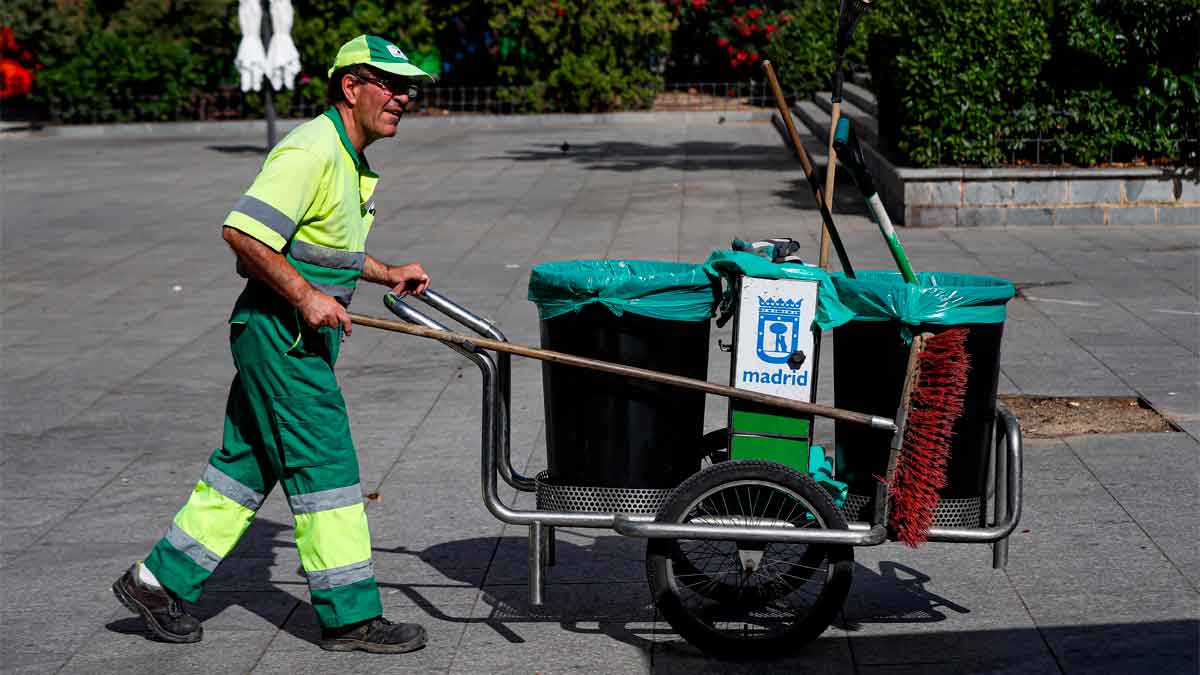 Turno 07 14 1940 necesitan 32 personas experiencia estudios Madrid para trabajar limpieza vías públicas