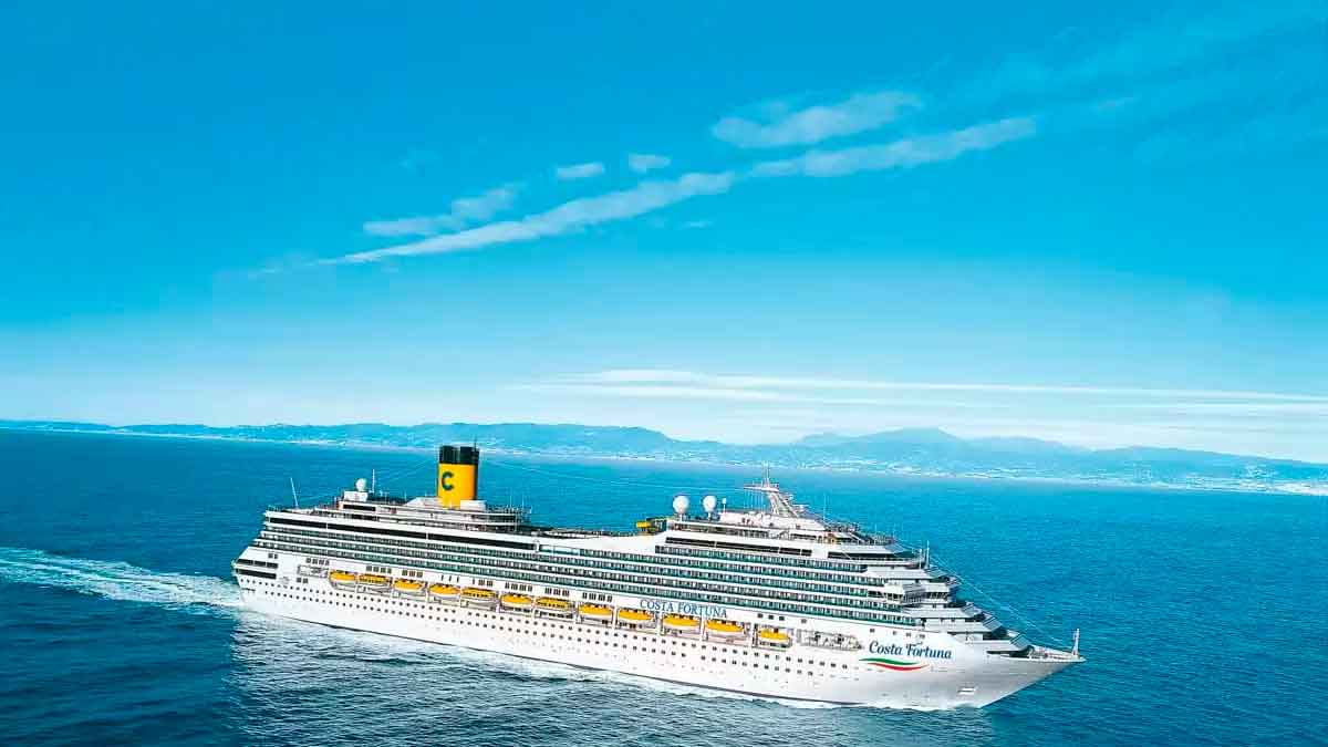 Costa Cruceros anuncia 30 ofertas de empleo para trabajar en cruceros.