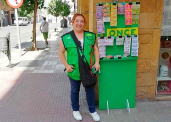 personas jaen trabajar vendiendo productos loteria once