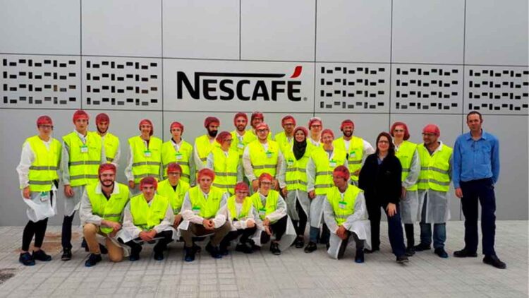 Nestlé lanza una oferta de empleo para trabajar en su fábrica de Girona.