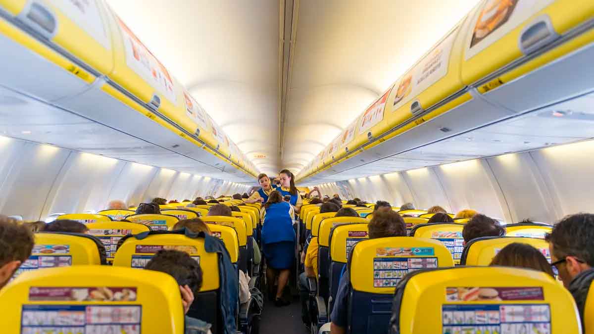 Ryanair lanza 122 ofertas de empleo para trabajar en Aeropuertos.