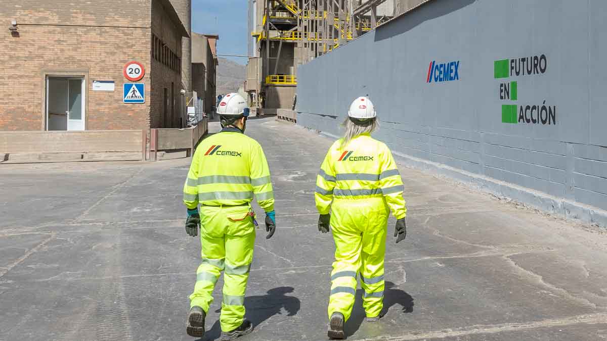 Cemex lanza 3 ofertas de empleo.